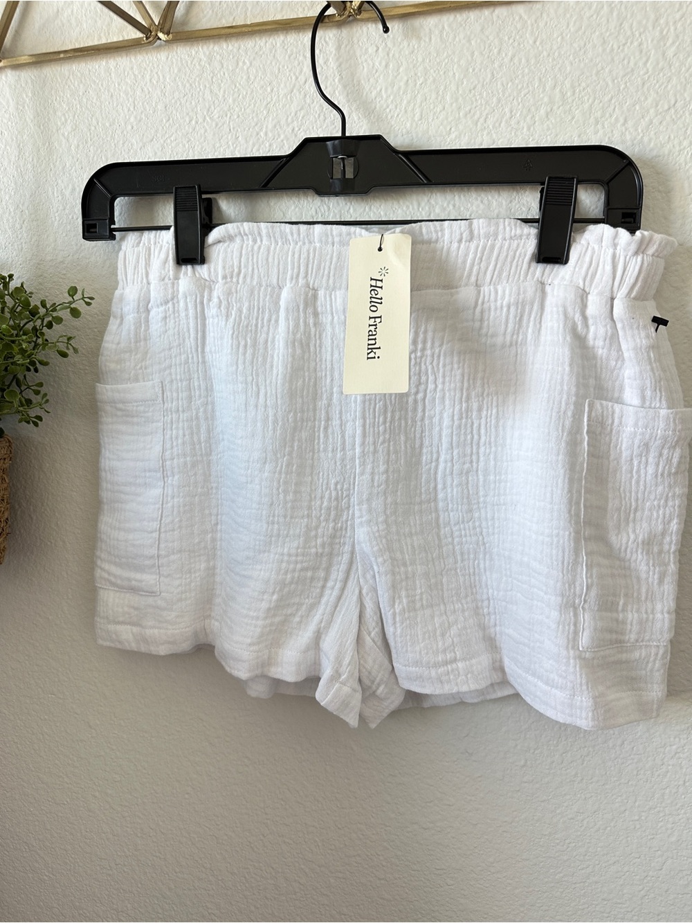 Francesca's Collections White Elastic High-Waist Gauze Shorts